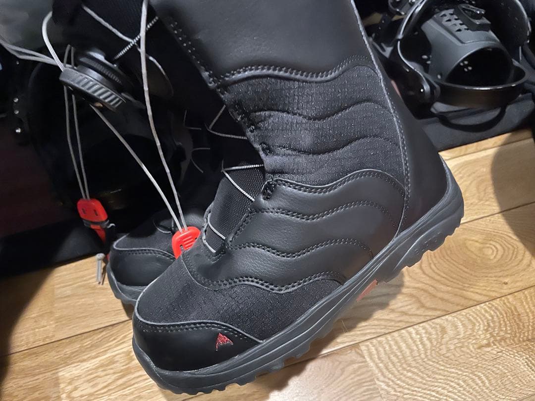 美品　Burton BOA ブラック スノーボードブーツ 女性用22.5