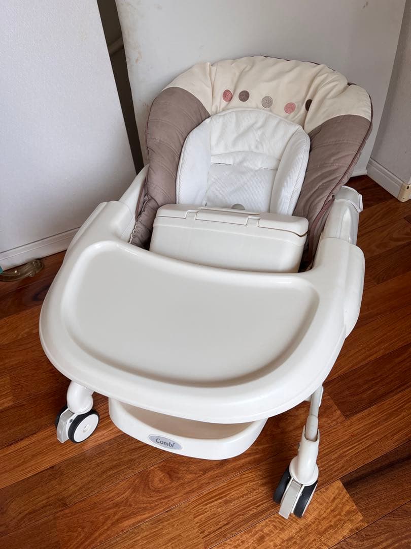 Combi ネムリラ 電動 スウィング￼￼ AUTO SWING ベビーチェア