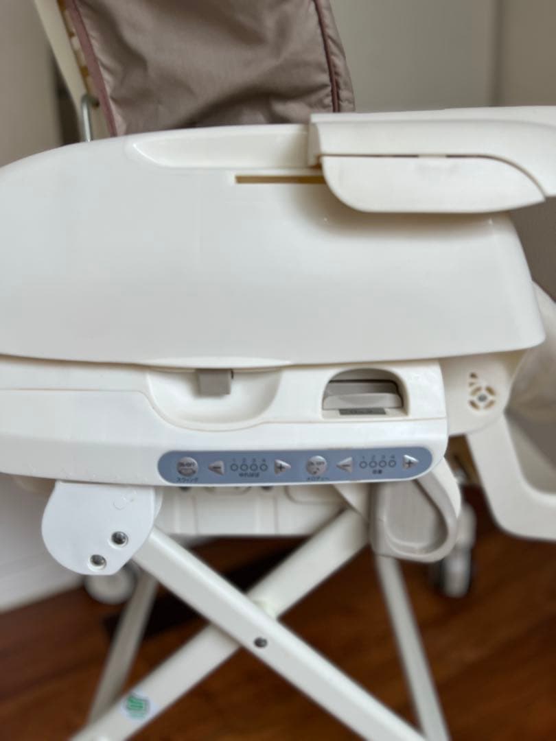 Combi ネムリラ 電動 スウィング￼￼ AUTO SWING ベビーチェア