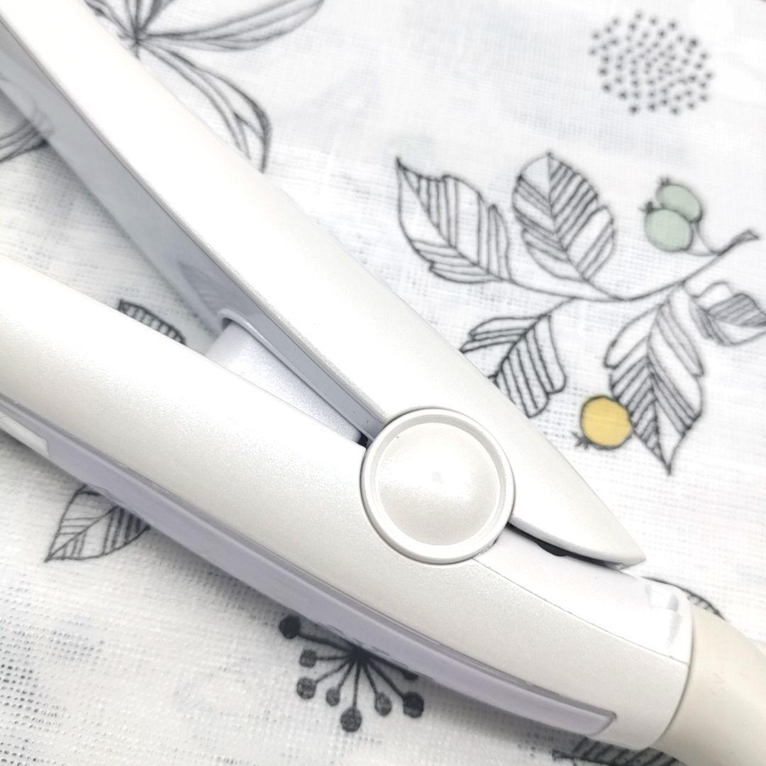 《ほぼ未使用》 KINUJO 絹女 ストレート アイロン ホワイト