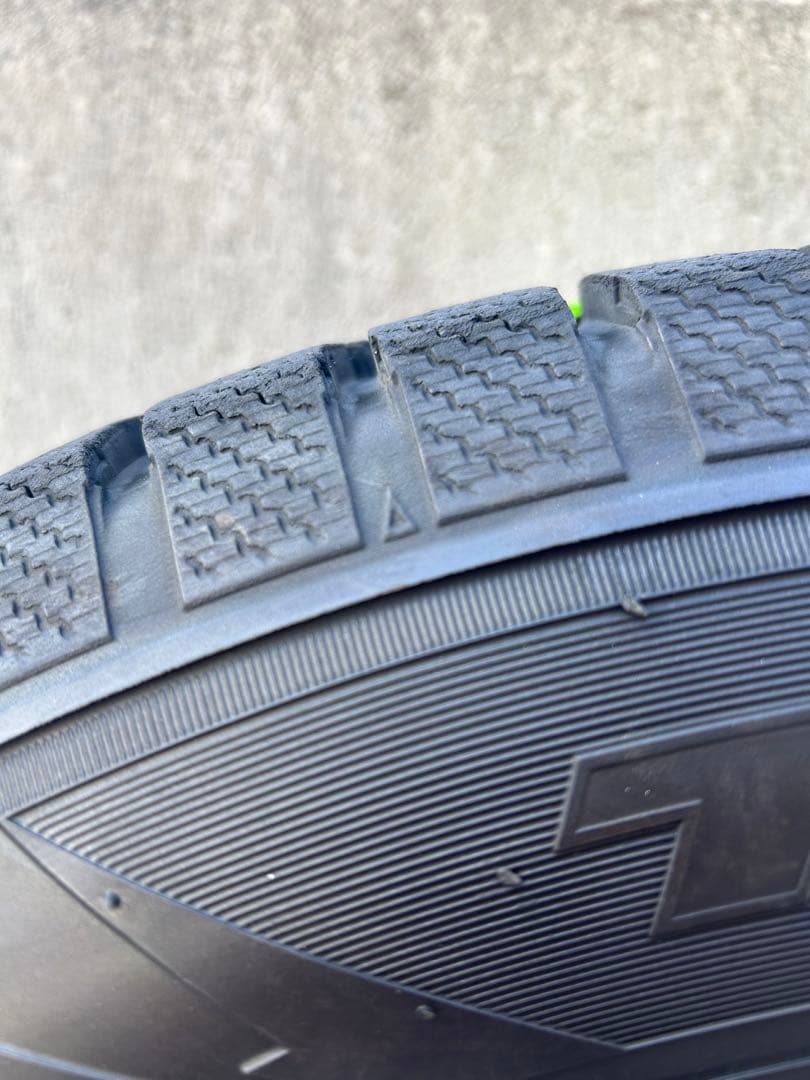 【美品！送料込み！値下げ交渉可】23年製　スタッドレスタイヤホイール4本セット