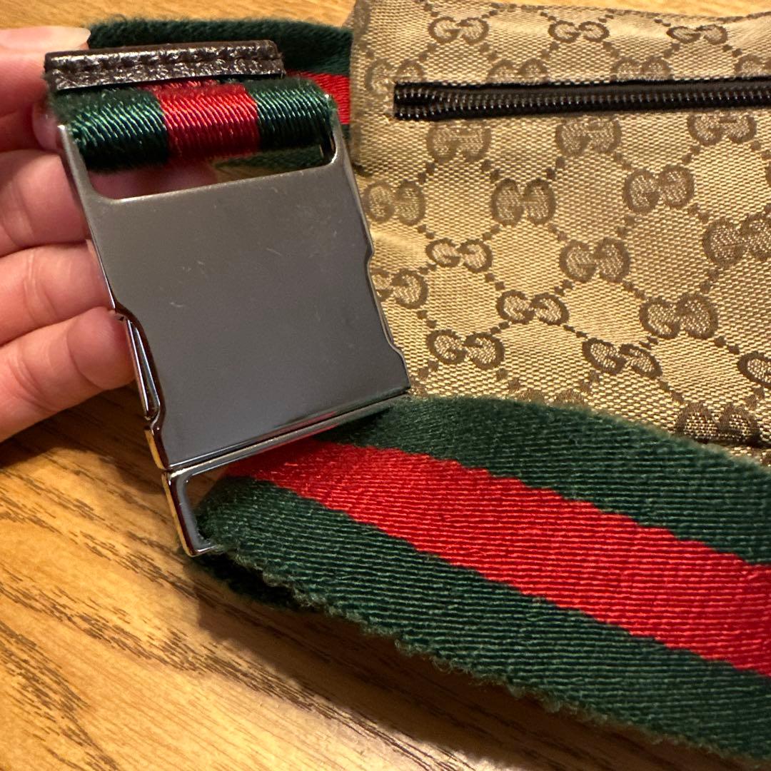 よる　Gucci GGキャンバス ボディバッグ162962