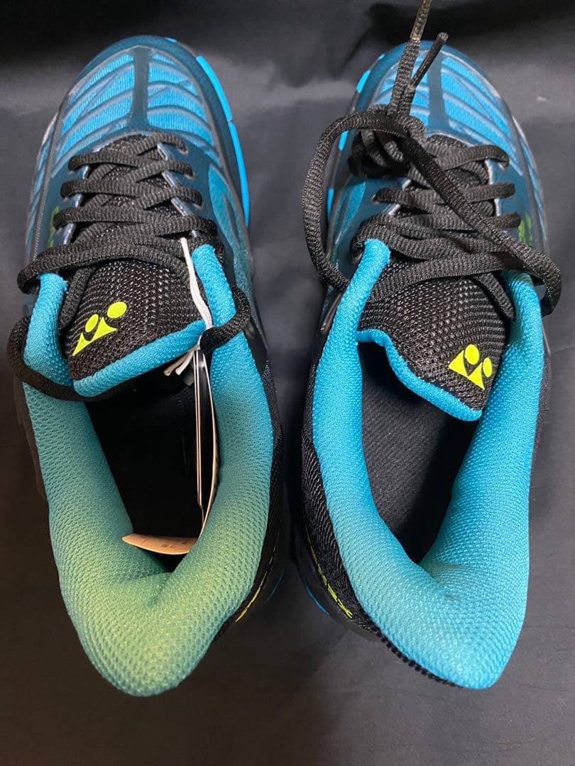 新品　ヨネックス　カスケードドライブ　ブラック　25センチ