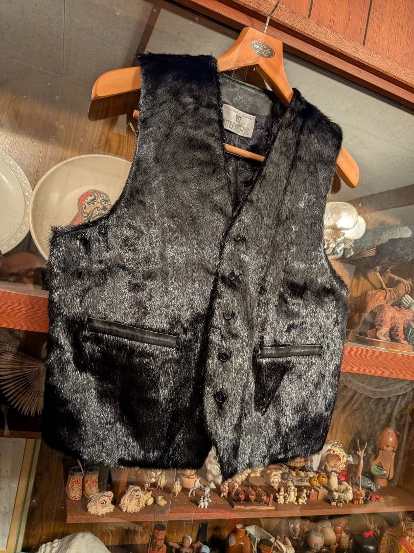 伊達の極み 極上シールスキン毛皮ベスト　ゴマフアザラシ　艶ブラック