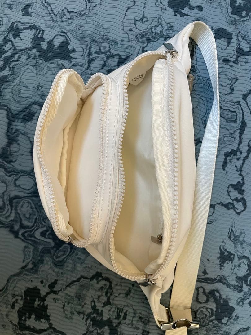 alo ボディバッグ IVORY