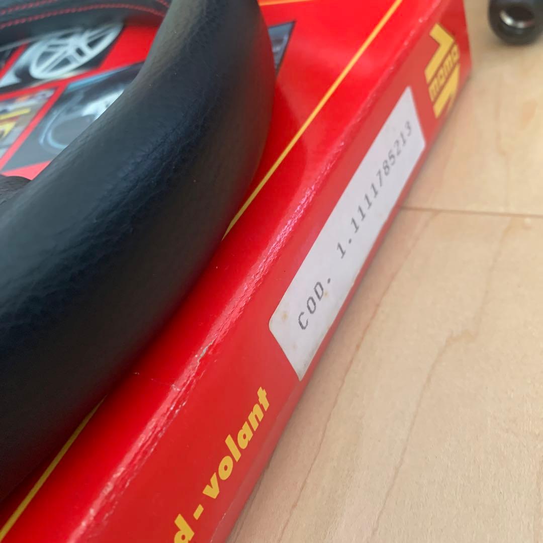 新品未使用MOMO ステアリングホイール 黒 DaikeiSTEEL BOSS