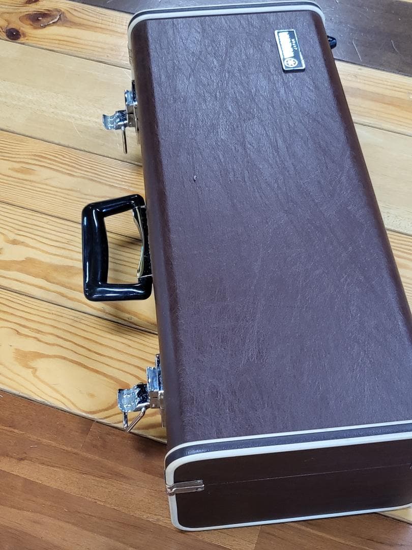 YAMAHAトランペット YTR3320 本体とケース、スタンド付属