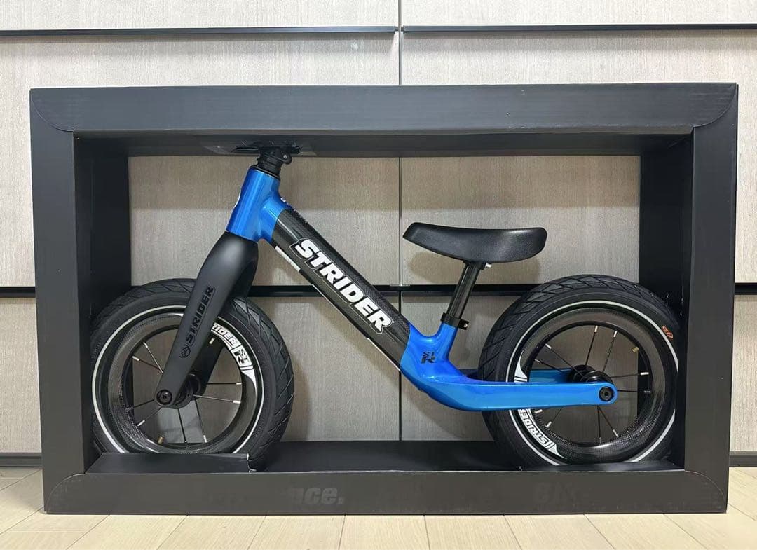 STRIDER ストライダー　数量限定　ST-R　カーボン　新品