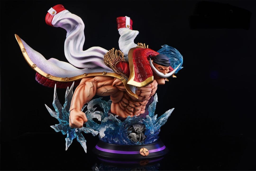 【新品】ワンピース 白ひげ 半身 フィギュア