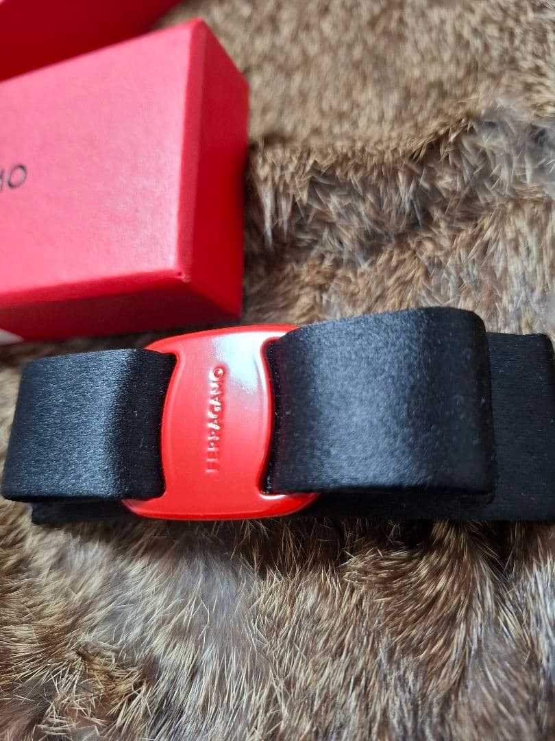 FERRAGAMO リボンヘアアクセサリー　バレッタ