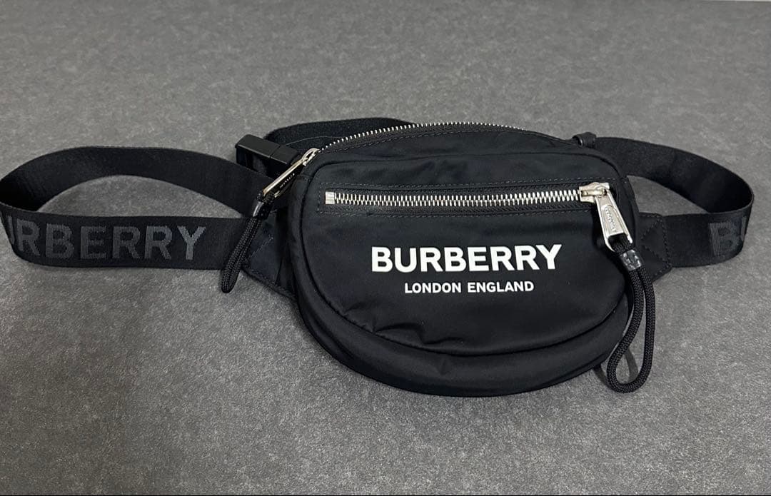 BURBERRY ボディバッグ ブラック
