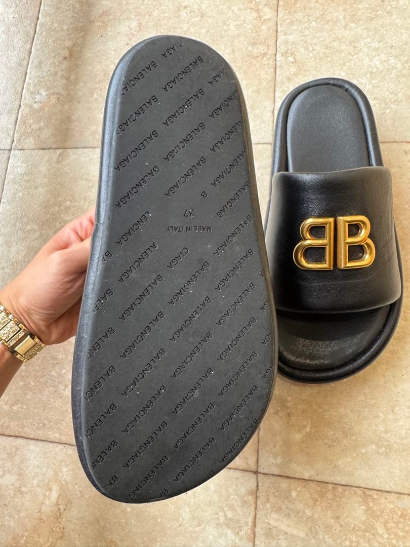 バレンシアガサンダル　ブラック BBロゴ