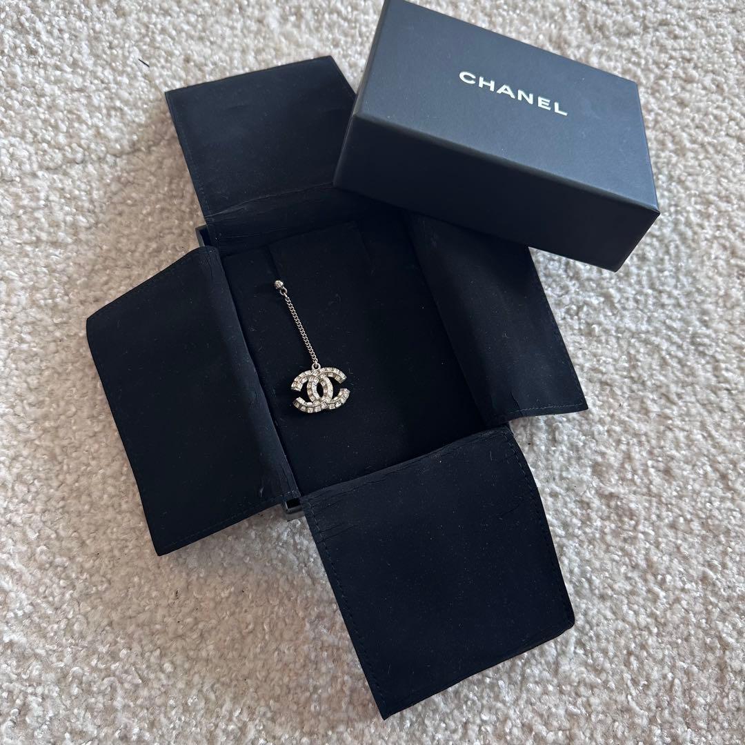 CHANEL CCロゴ シルバーピアス