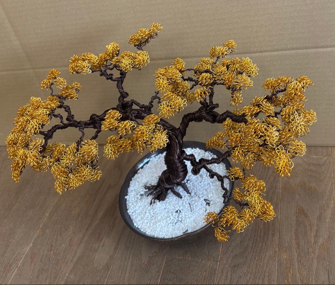 金色ワイヤー盆栽アート