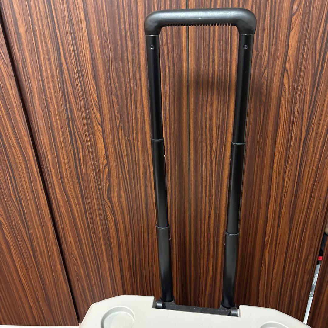 コールマン⭐︎限定カラー⭐︎美品⭐︎クーラーボックス