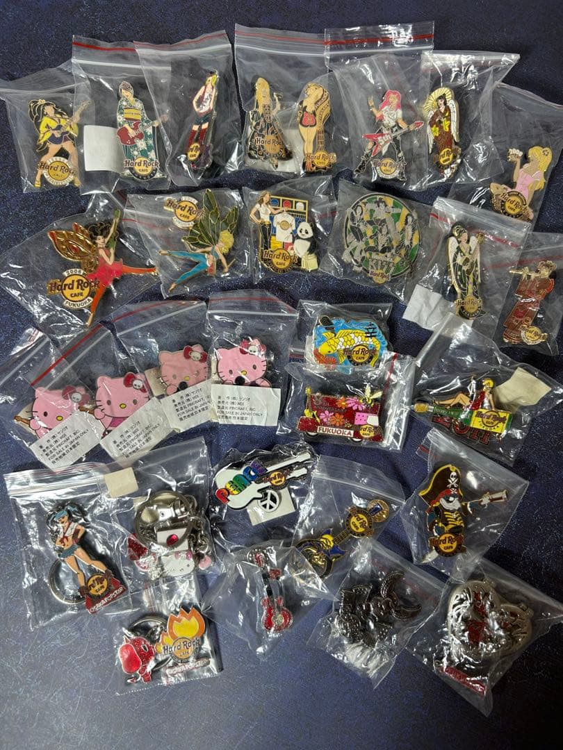 30点 ハードロックカフェ ピンバッジ キーホルダーまとめ売り