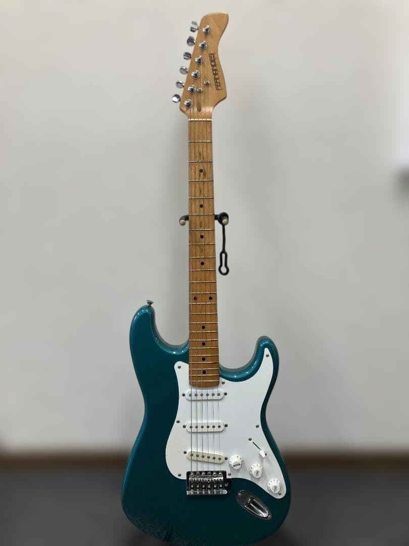 中古品 フェルナンデス（Fernandes）のエレキギター ストラトキャスター