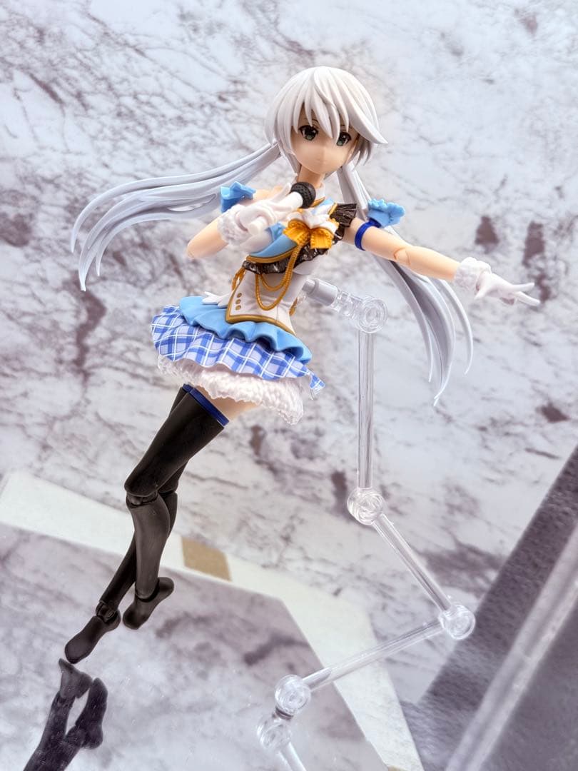 づ*し様 30ms 初音ミクっぽく　全塗装完成品