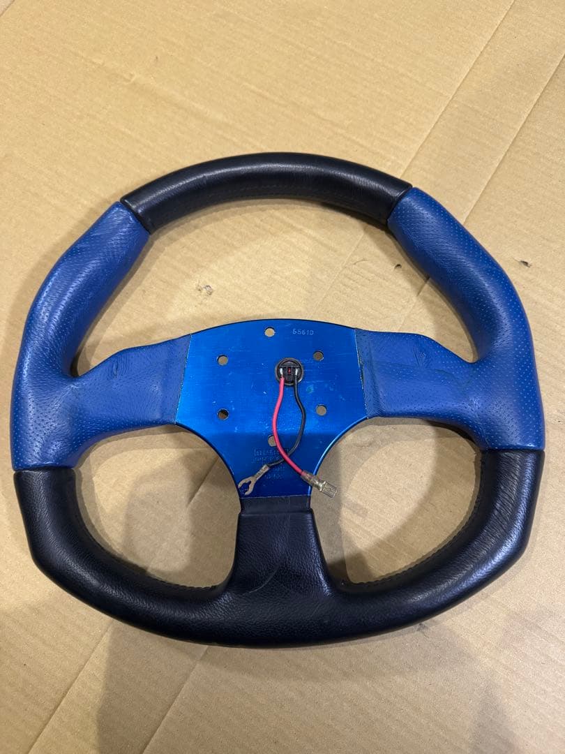 スポーツステアリング 絶版希少モモmomoコマンド1ステアリングハンドル