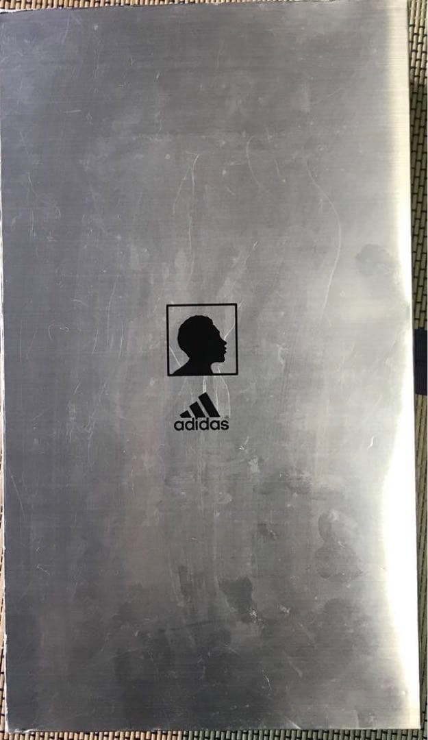 アディダス　HOT TOYS コービーブライアント　フィギュア