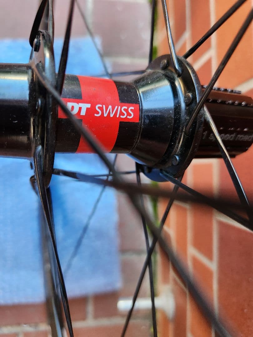 FFWD F4R チューブラー