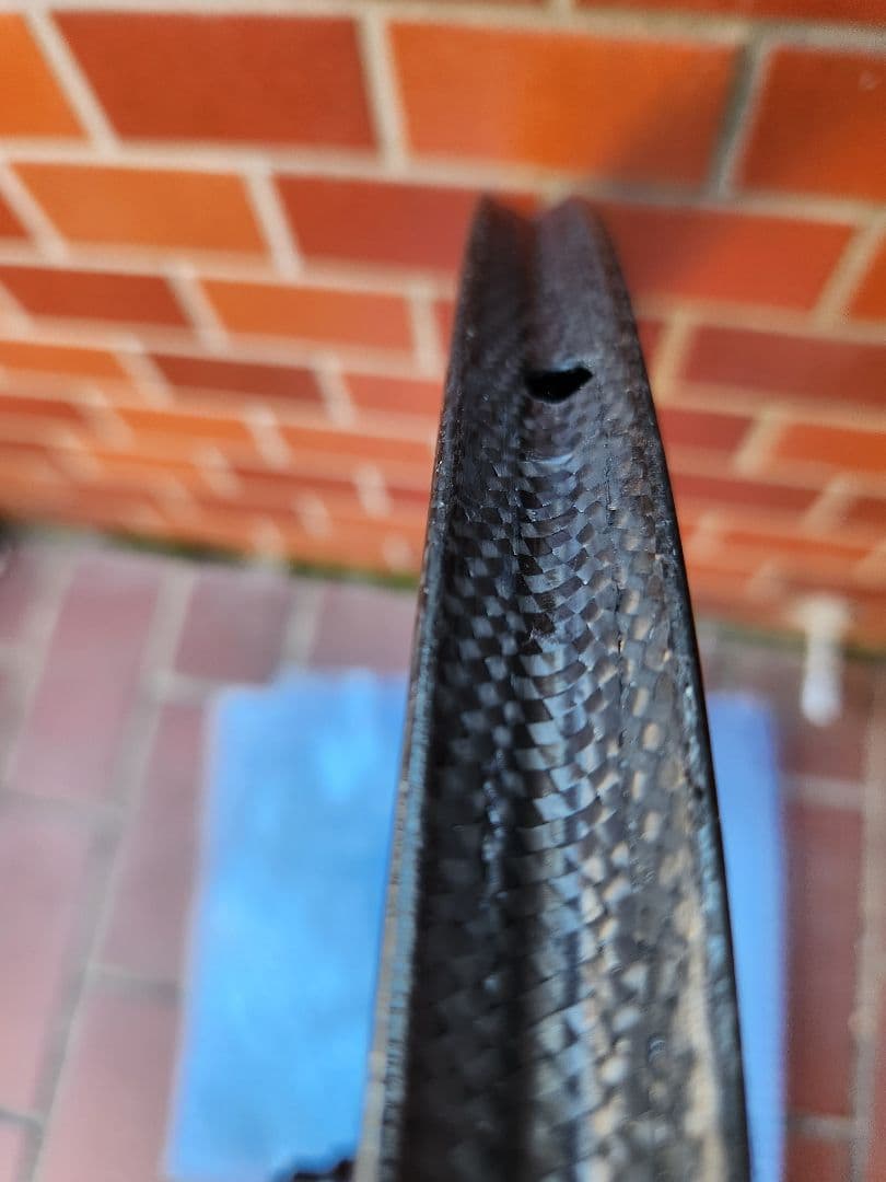 FFWD F4R チューブラー