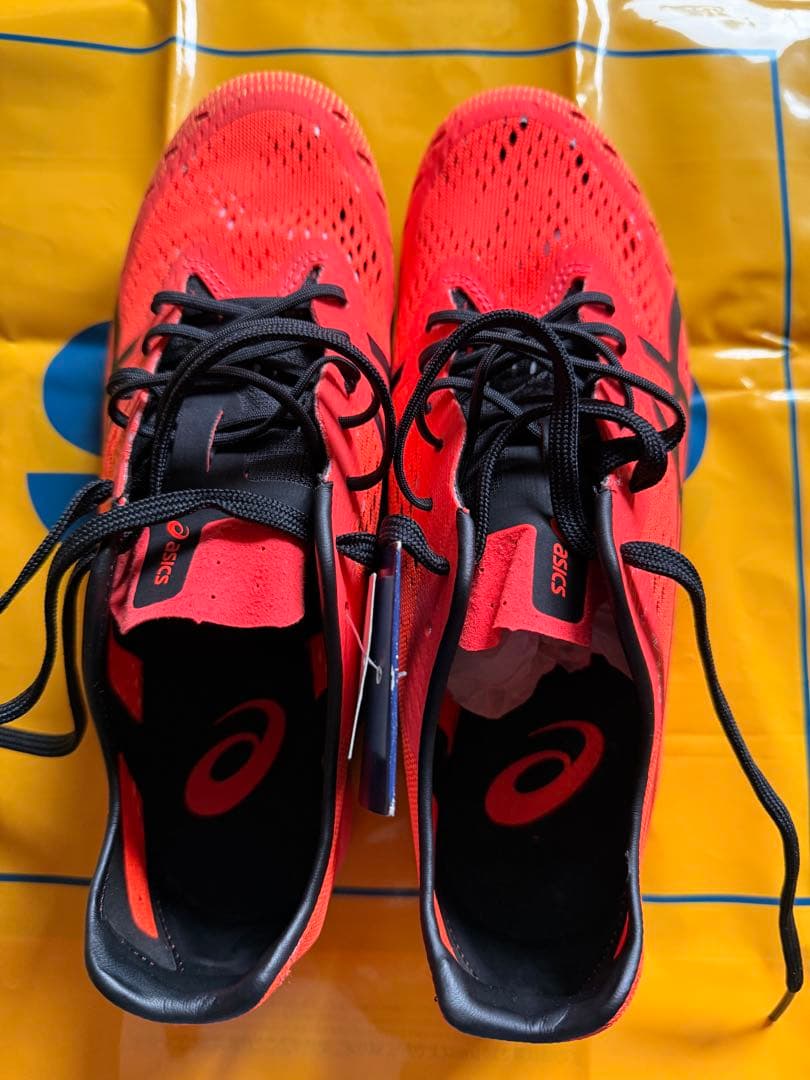 新品タグ付き　ASICS スパイクシューズ レッド　オールウェザー　25.5cm