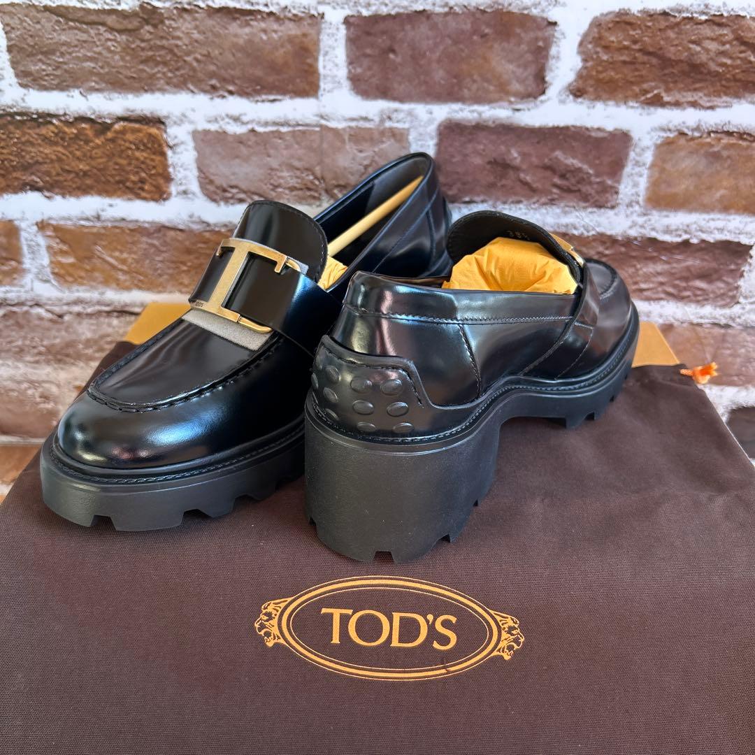 TOD’S トッズ Tタイムレス レザーローファー