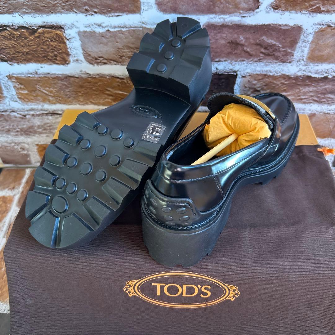 TOD’S トッズ Tタイムレス レザーローファー