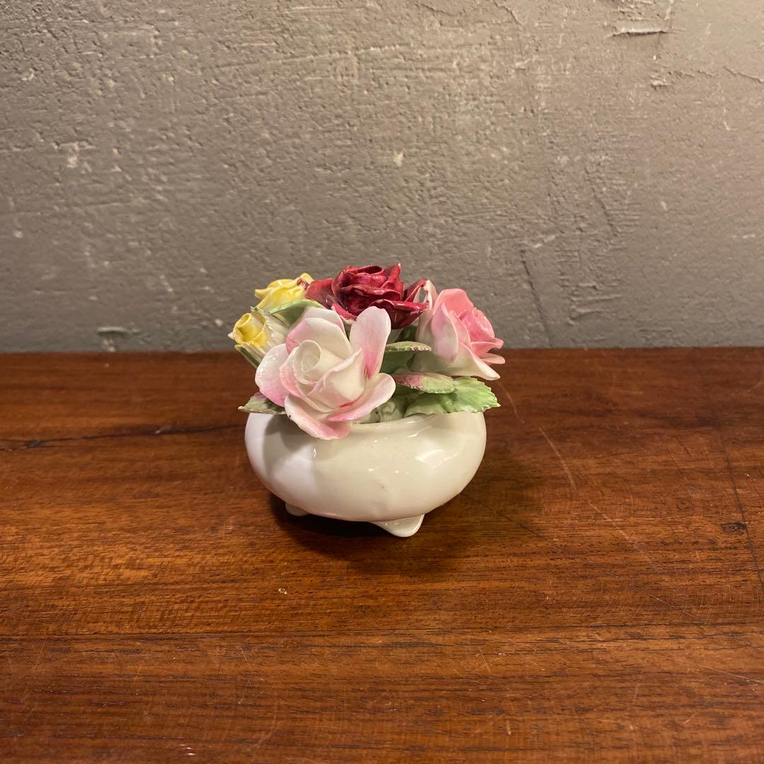 a 英国製 ロイヤルドルトン ヴィンテージ 陶器製バラ 花置物 オブジェ ギフト
