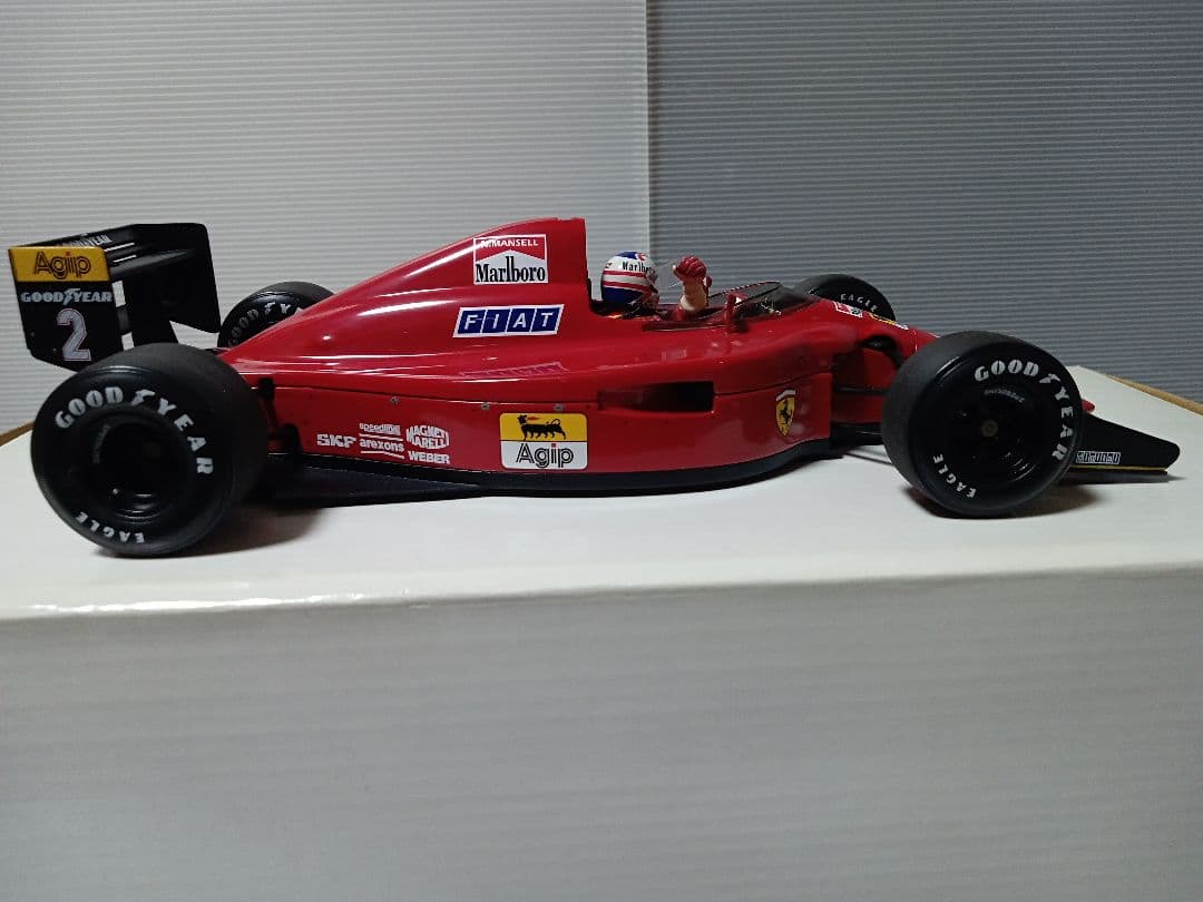 エグゾト1/18フェラーリ641/2マンセルフィギュア付