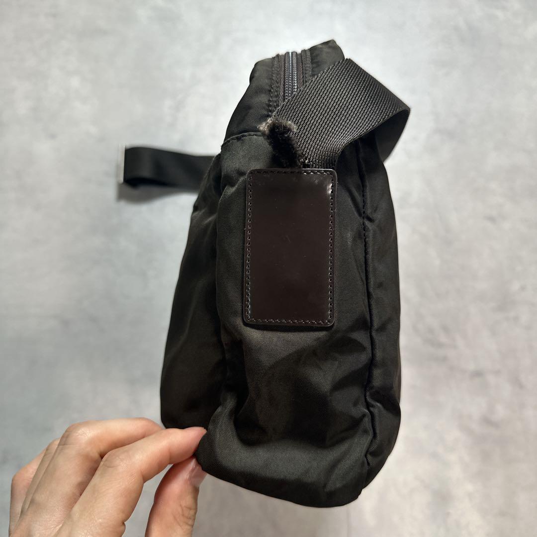 PRADA プラダ ナイロン ショルダーバッグ オリーブ トライアングル