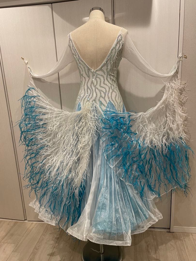 社交ダンス用ドレス 青と白のグラデーション