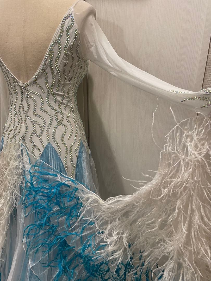 社交ダンス用ドレス 青と白のグラデーション