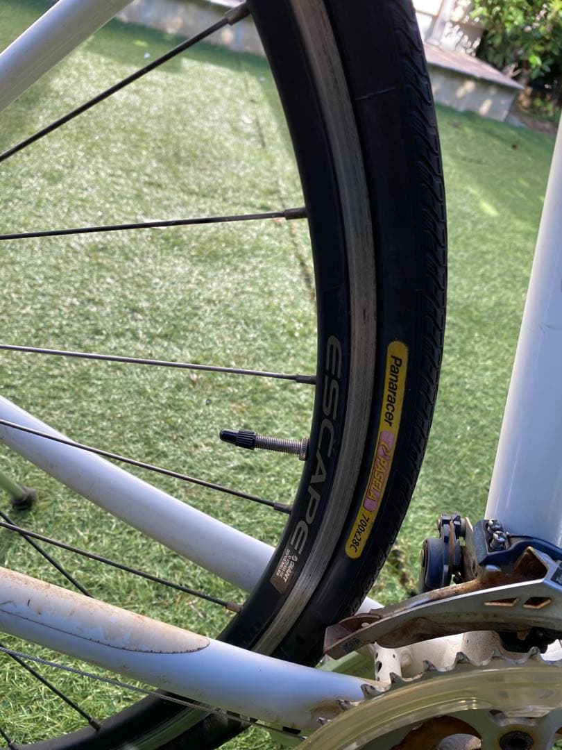 GIANTジャイアント クロスバイク ESCAPE R3 白