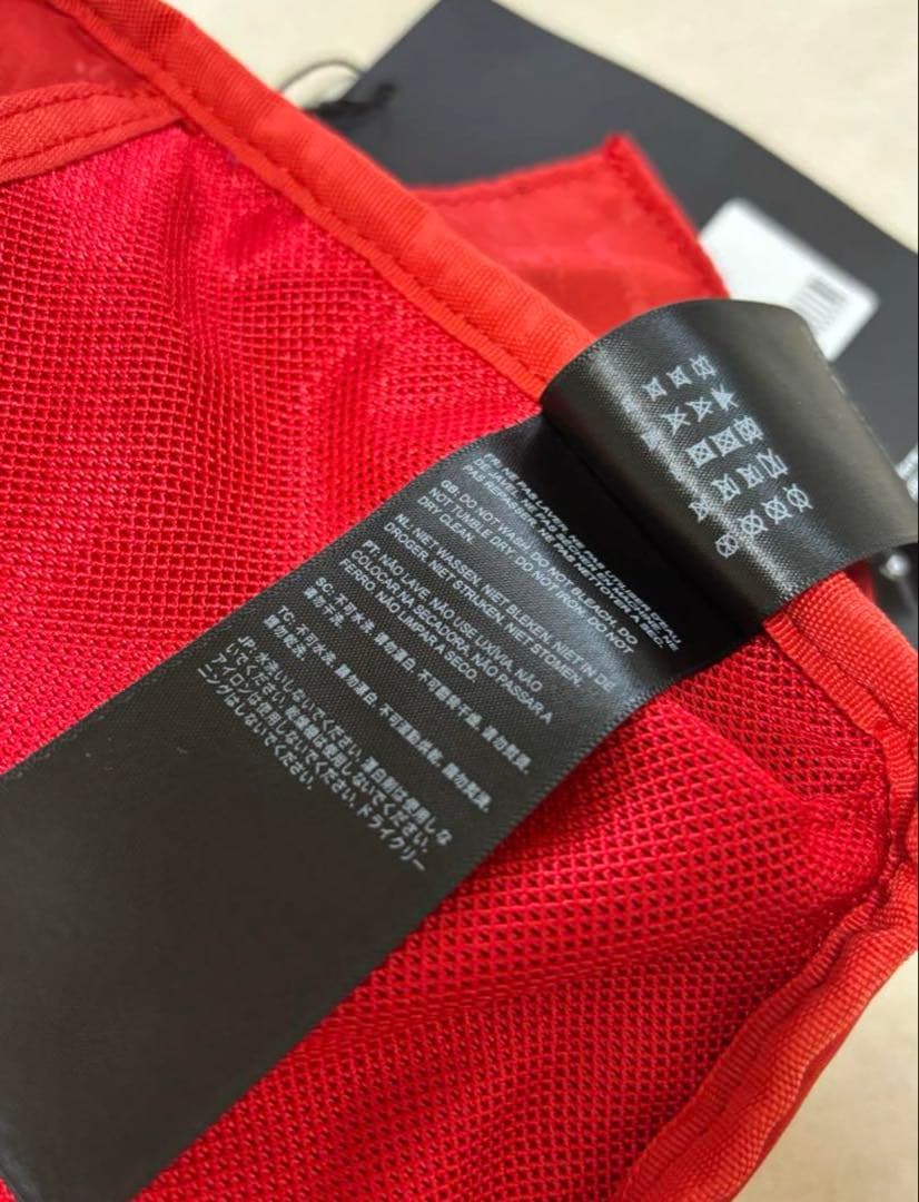 【タグ付き新品】topologie ブラック サコッシュ　ストラップ付年末価額‼️