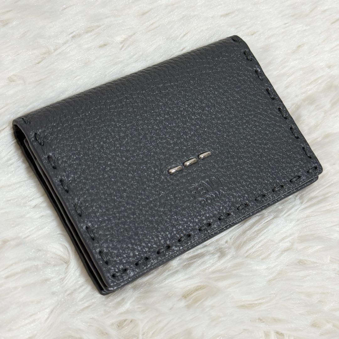 【未使用級】FENDI セレリア　名刺入れ　レザー　シルバー金具　シボ革