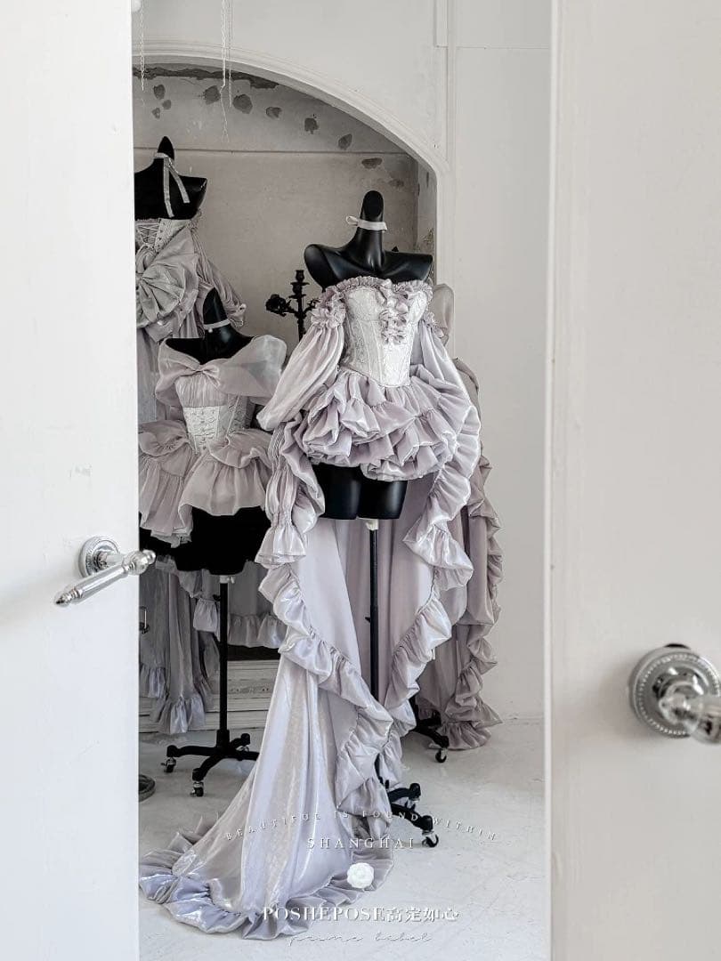 コスプレ衣装　ドレス　ゴスロリ・ロリータドレス　ライトグレー