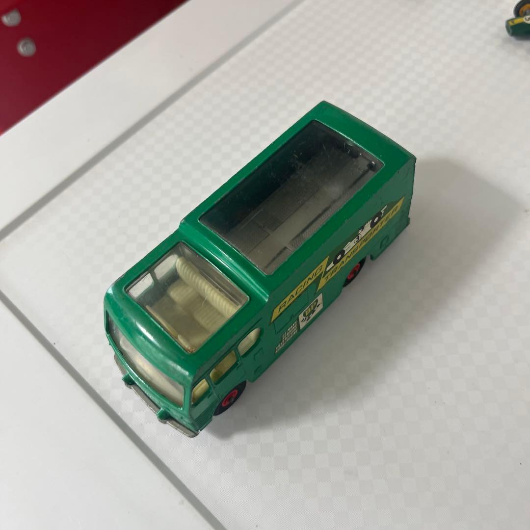 マッチボックス　レーシングカートランスポーター+ロータスレーシングカー