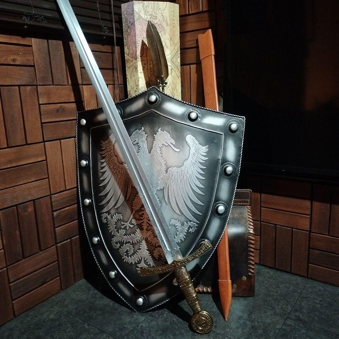 盾　シールド　武器　西洋騎士　リアル