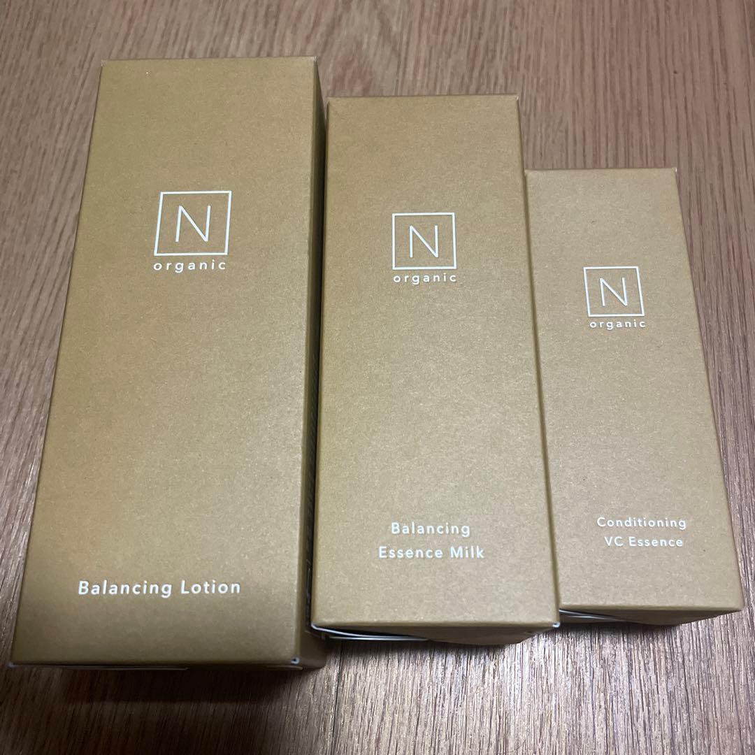 N organic バランシングローション　エッセンスミルク