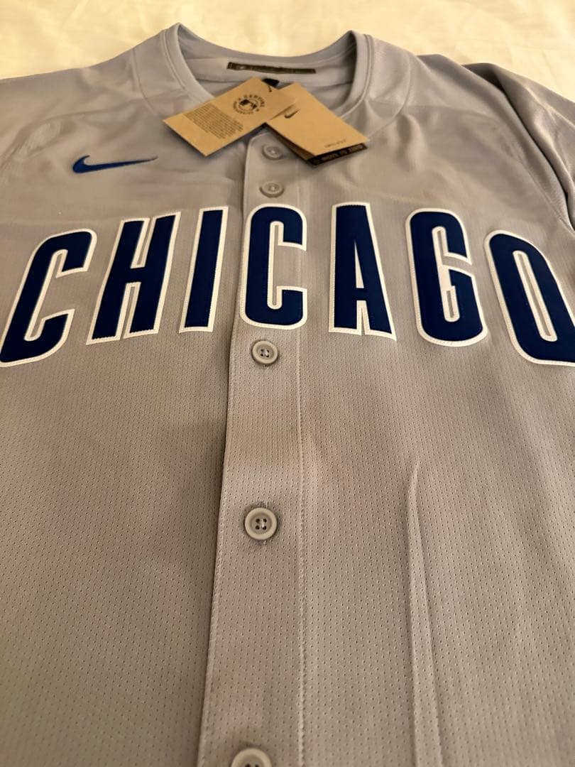 新品　公式シカゴカブスのMサイズのグレーのユニフォーム