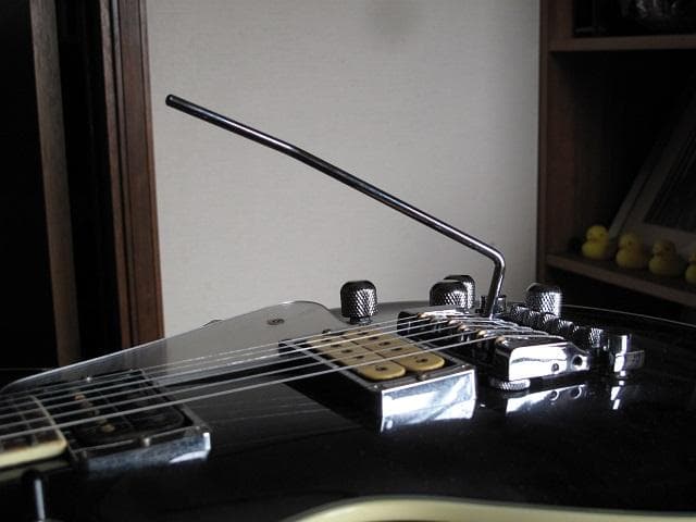 なつもり　エレキギター