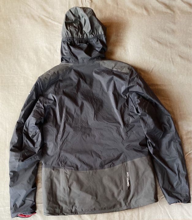 美品★ORTOVOX(オルトボックス)スキージャケット