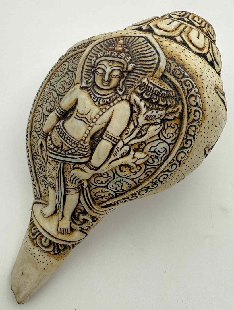 ◆チベット密教法具　法螺貝（シャンカ）パドゥマ・パーニ（蓮華手観音菩薩）