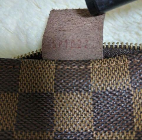 ルイヴィトン　ダミエ　トゥルースメイクアップアクセサリーポーチ