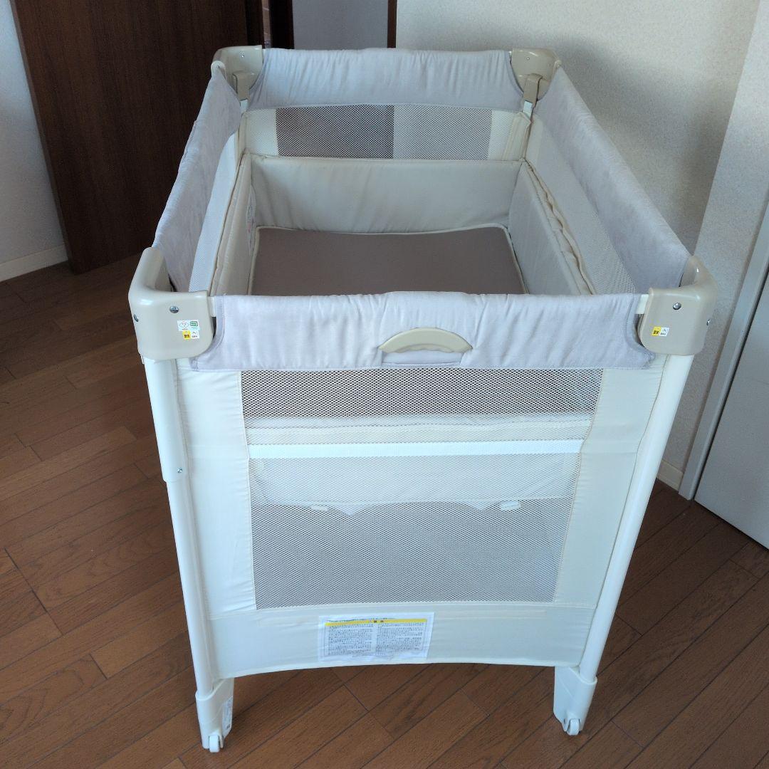 アップリカ　ココネルエアープラス　ベビーベッド　 西川敷き布団とパッドシーツ付き