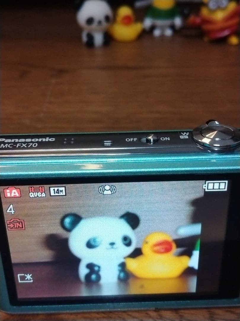 【レア色】 Panasonic デジタルカメラ LUMIX DMC-FX70