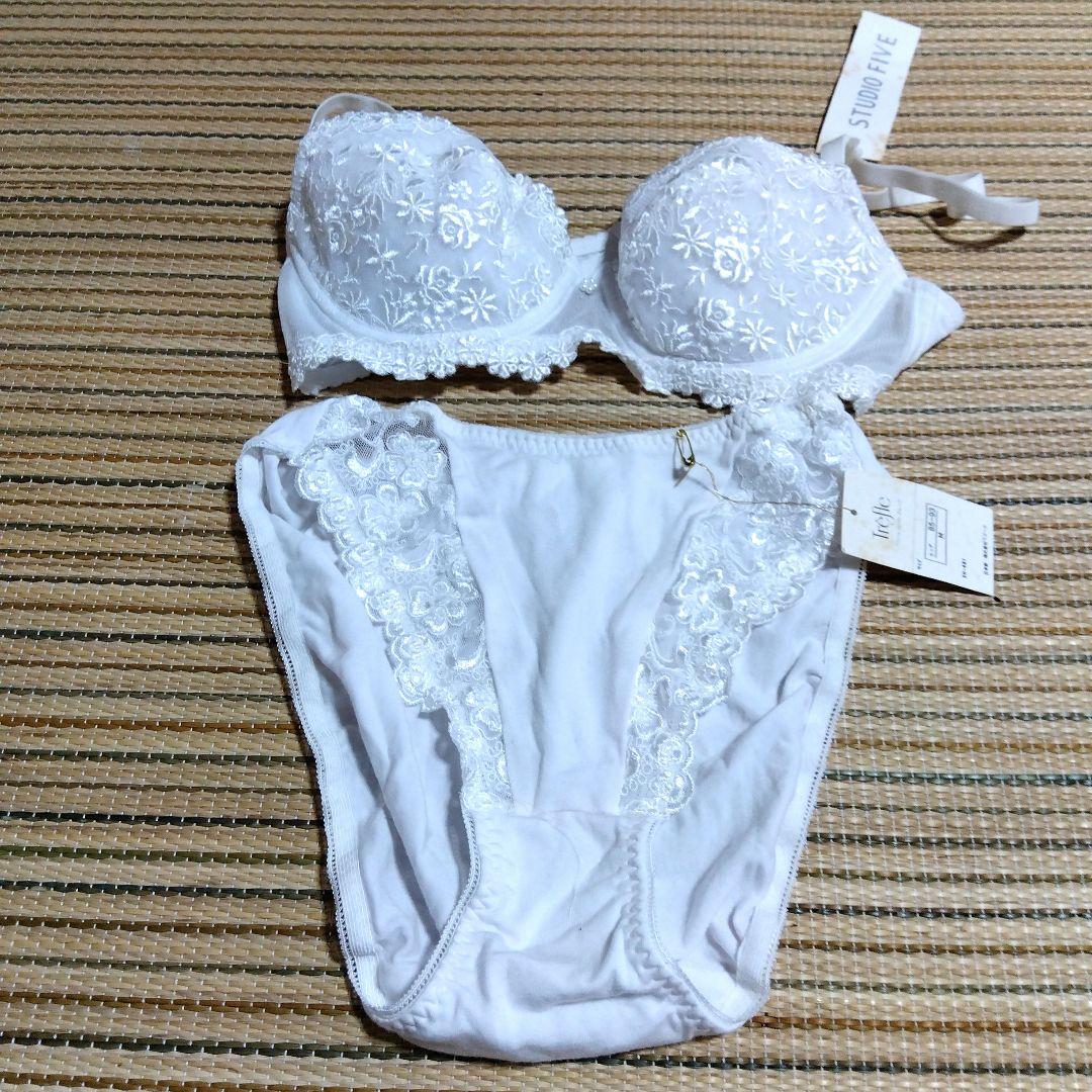 【新品】ワコールエレガントなレースキャミソール他3点BB Madam