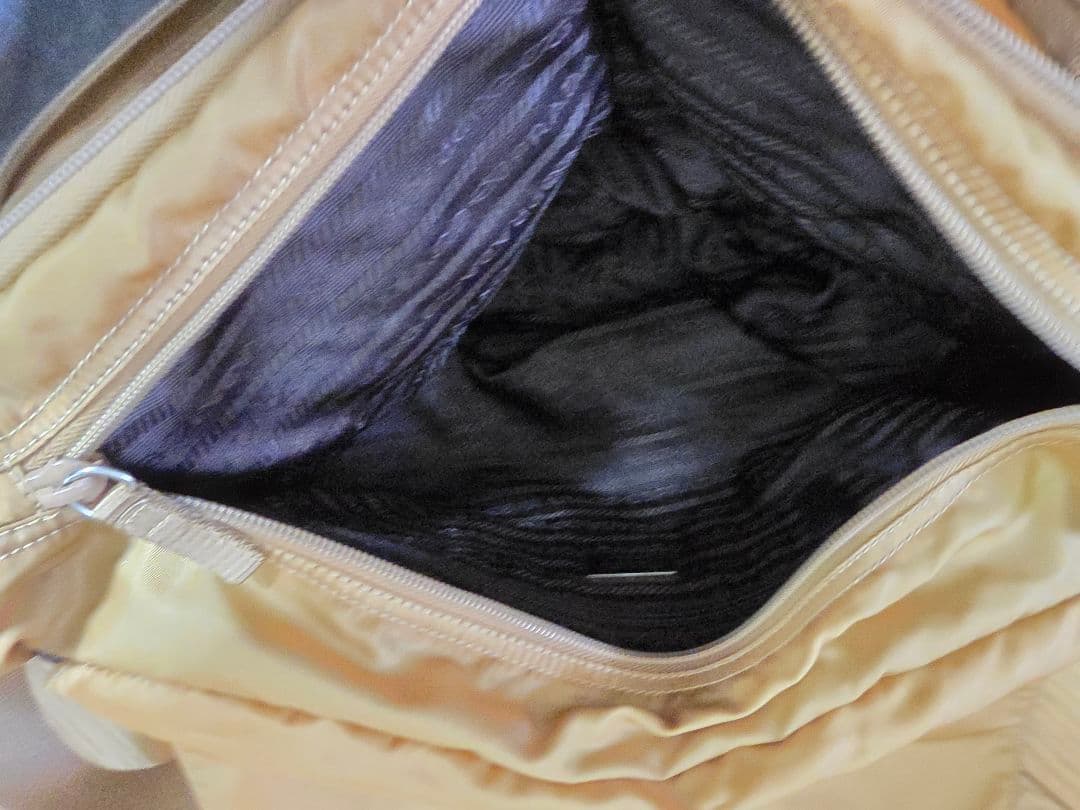 PRADA ナイロンバッグ ベージュ(ゴールド)